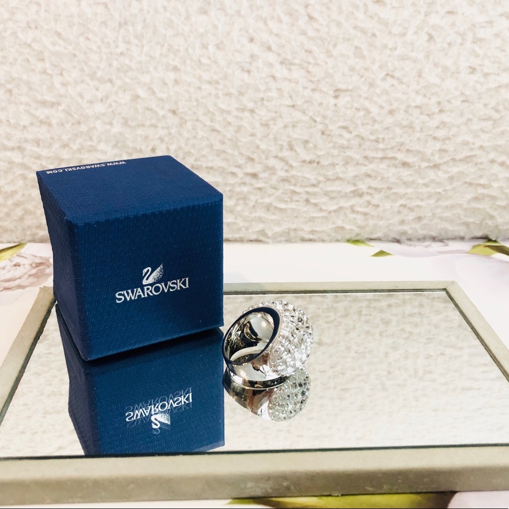 Swarovski Vintage Trema Ring Sz 58